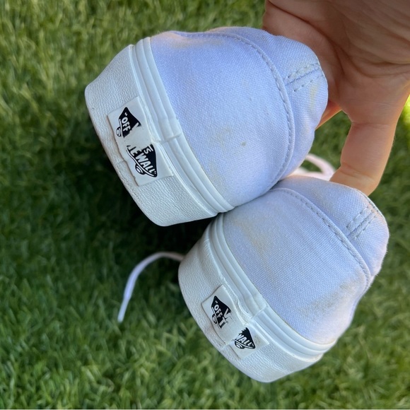 Used solid white authentic style Vans, Size 12 Men’s - Picture 3 of 6